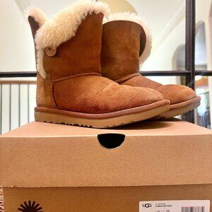 Little Girl Size 2 UGGs Bailey Button Boots